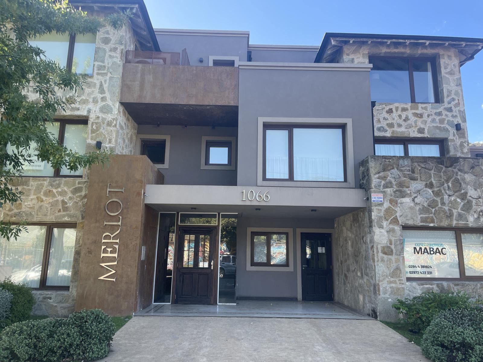 Depto de 2 dorm. premium en el centro de San Martín de los Andes - 1