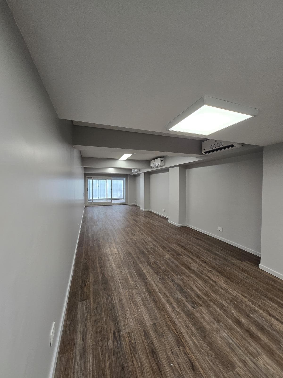OFICINA EN ALQUILER 60 M² -MICROCENTRO - AMENITIES - COCHERA - 1