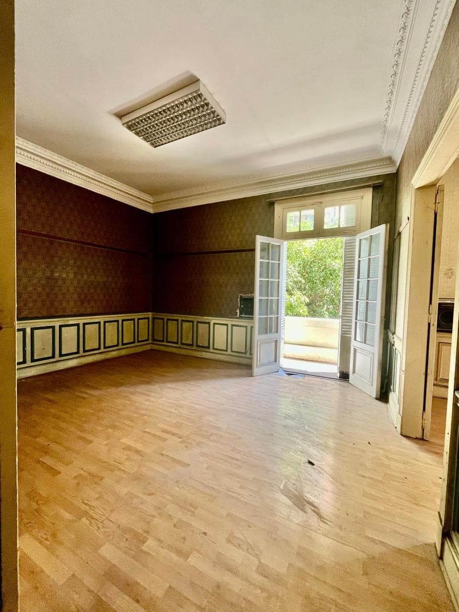 Venta Imperdible Dpto Semi piso de 190,52m² a refaccionar de 6 amb en Balvanera - 1