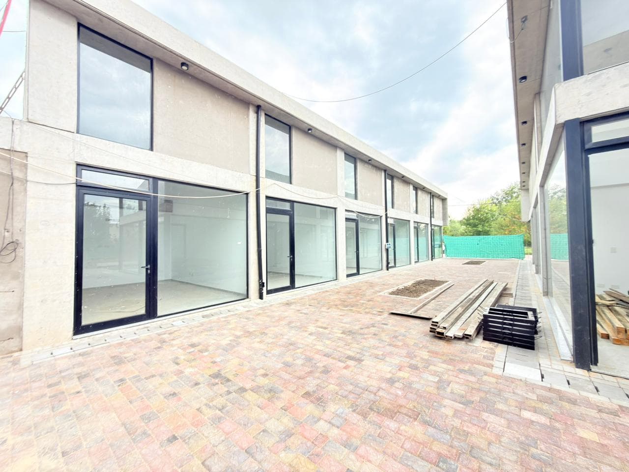 VENTA - Local comercial en Las Calandrias, Funes - 1