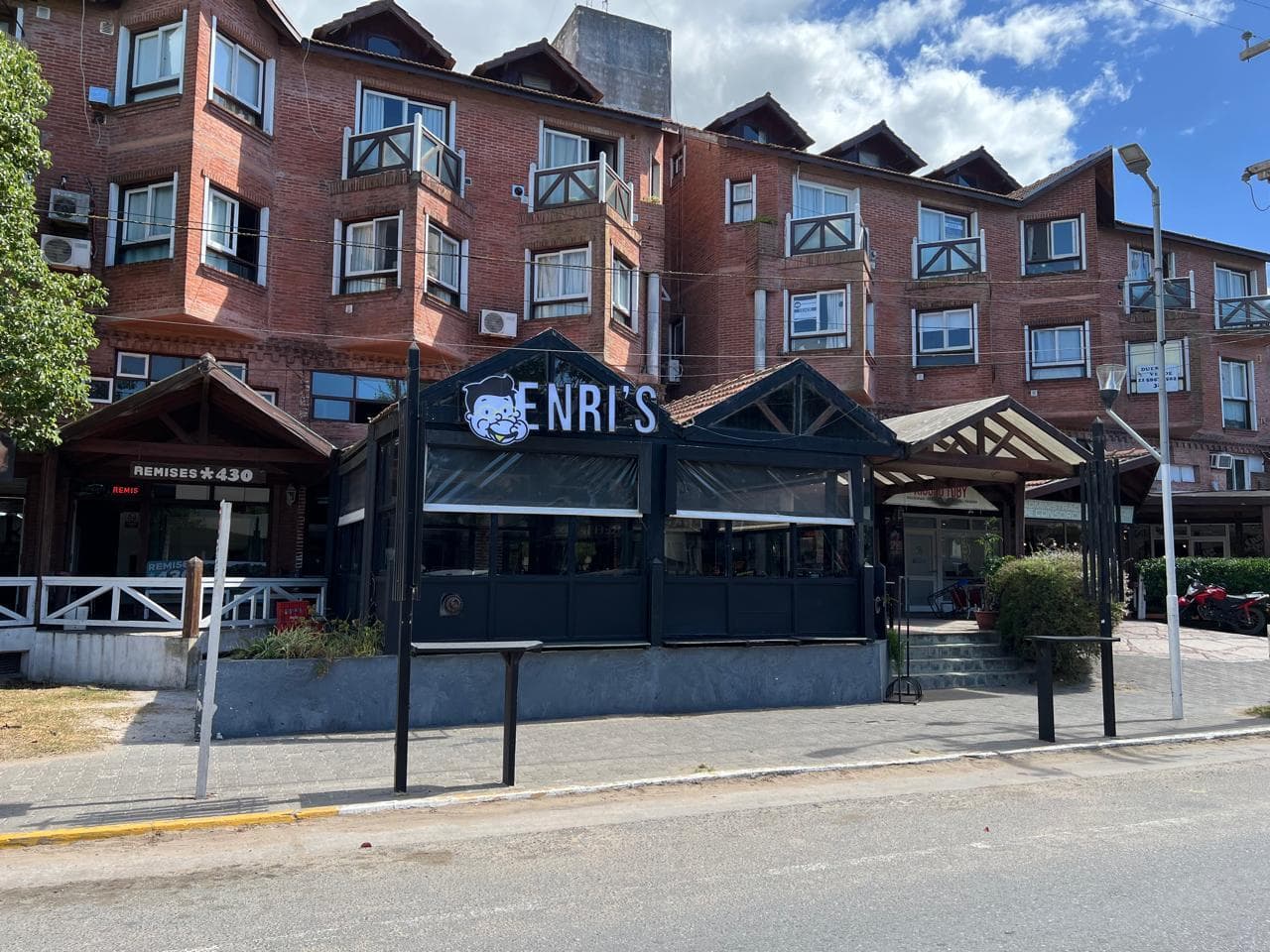 Local funcionando en alquiler - 1