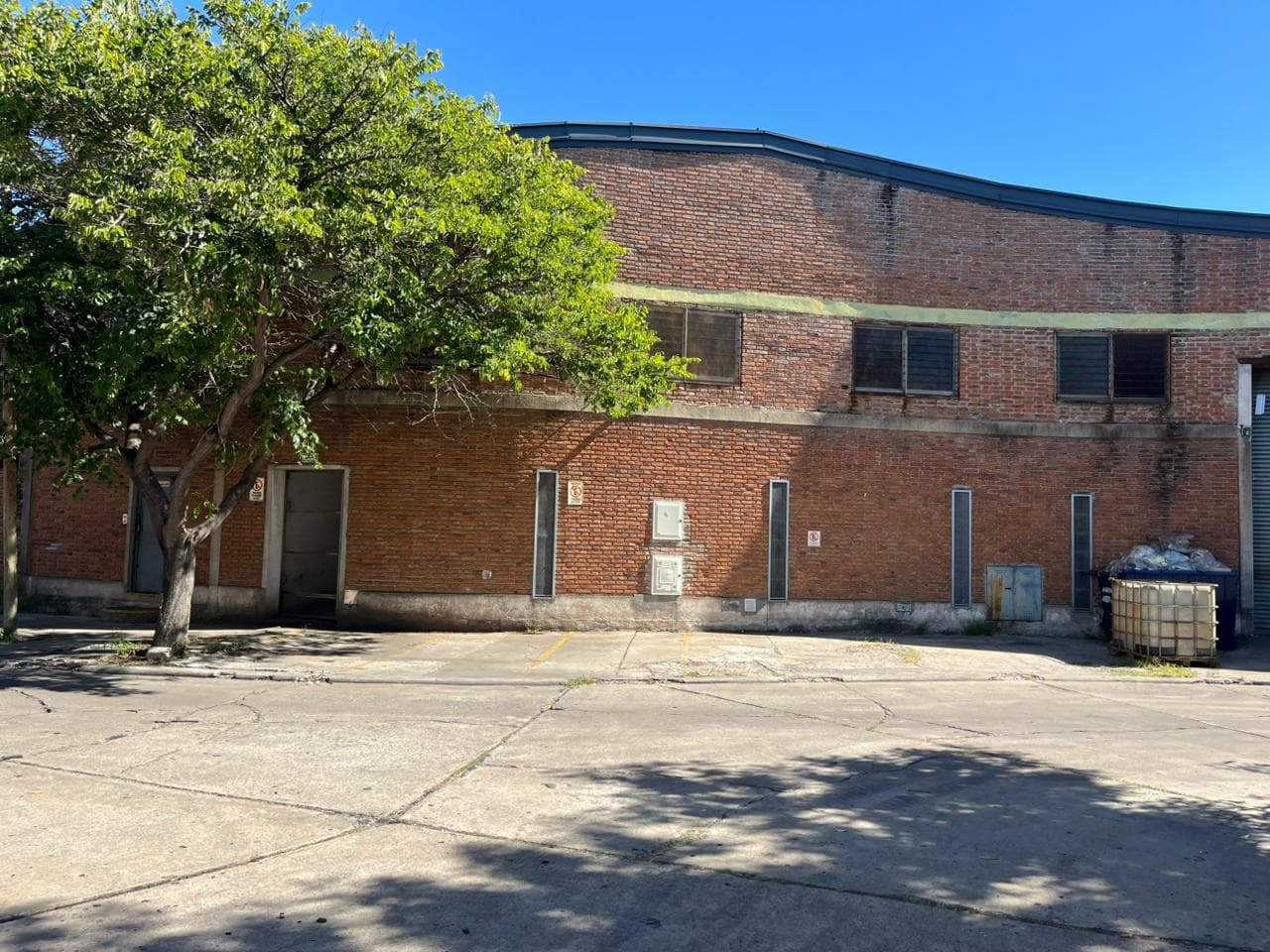 Nave Industrial modelo. Villa Martelli. 1.100 m2 cubiertos en impecable estado - 1