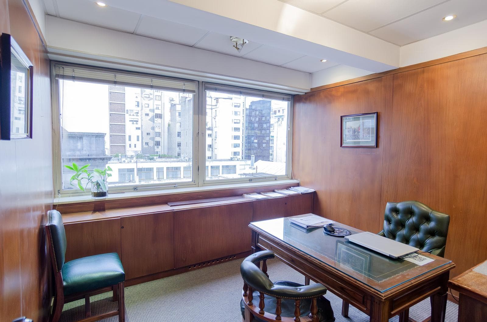 VENTA OFICINA EN RECOLETA - 1