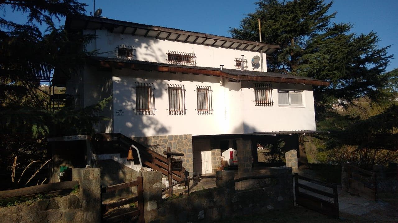 Venta/permuta de Chalet de 1 Hectárea en La Falda. - 1