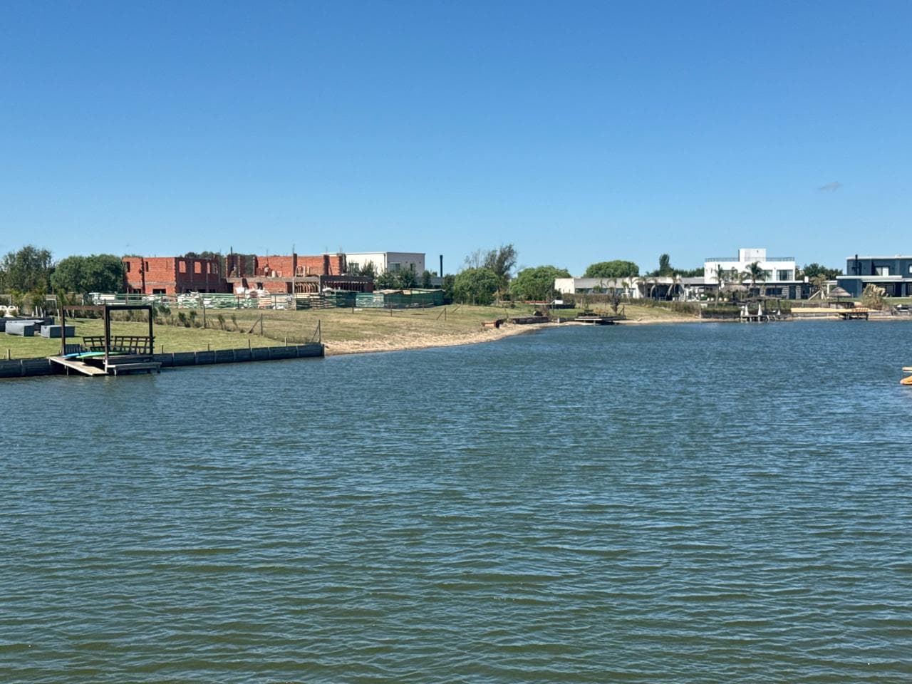 VENTA CASA SAN SEBASTIAN AREA 11 A LA LAGUNA FINANCIA TOMA VEHICULO LOTE PROPIEDAD - 1