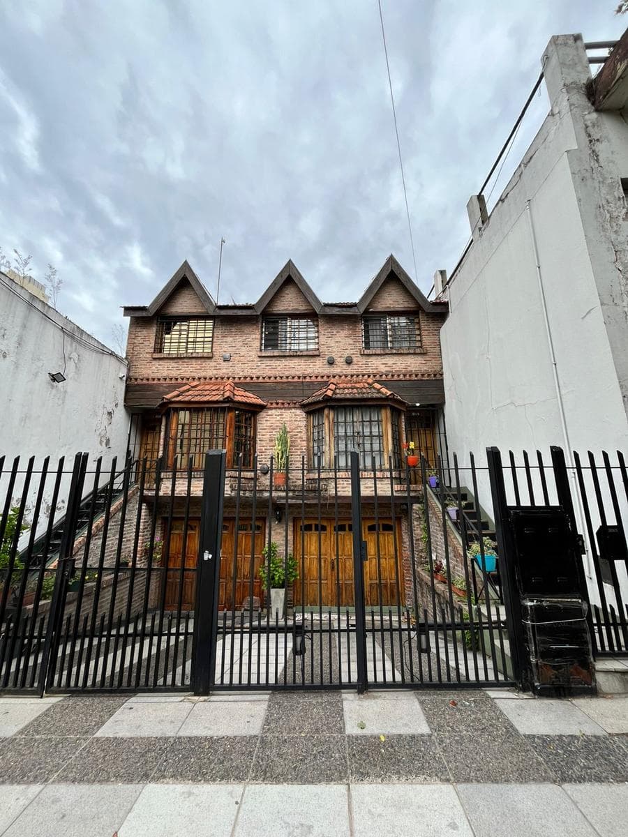 VENTA - Duplex Cuatro Ambientes c/cochera - San Cristobal - 1