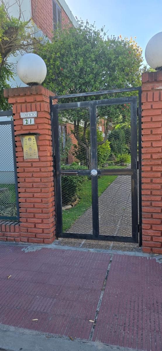 DEPARTAMENTO EN ALQUILER EN BURZACO - 1