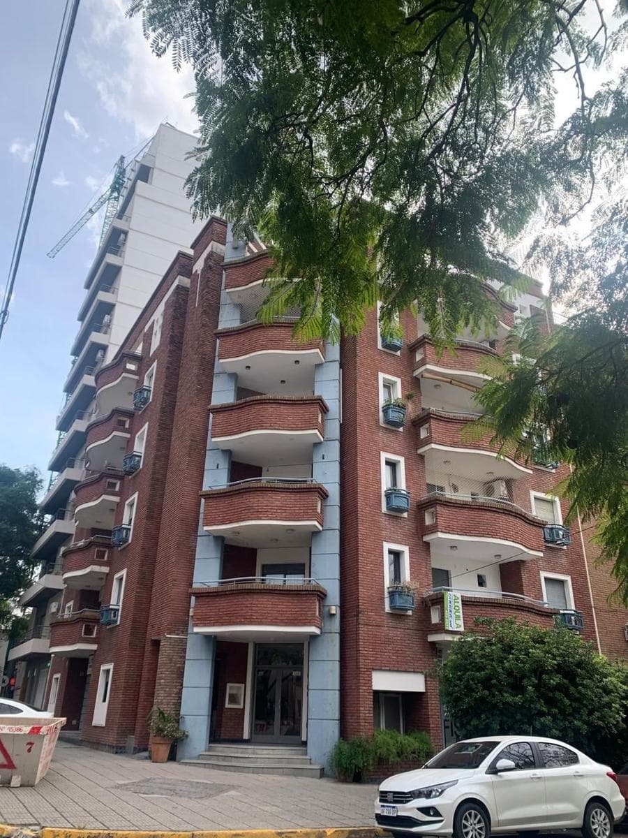 Se vende Hermoso departamento en calle Buenos Aires y Malvinas - 1