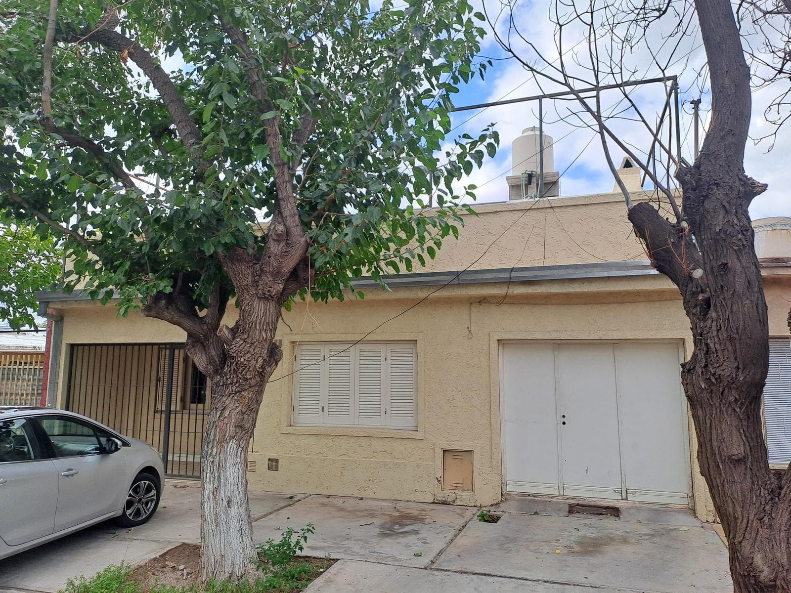 Casa en Venta - 3 dormitorios, 2 baños, amplio Jardín y terraza - 1