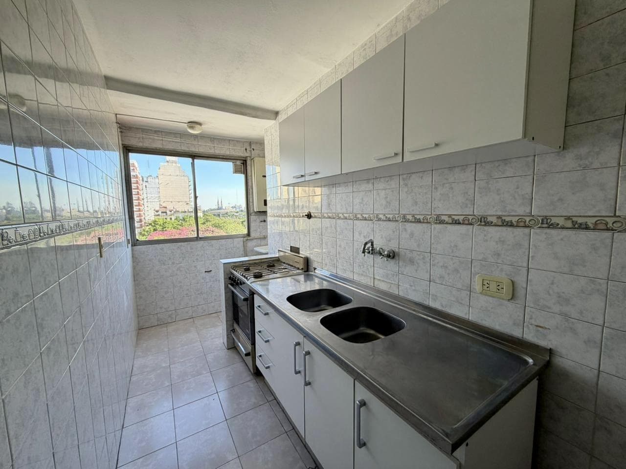 Alquiler 2 AMB EN SAN TELMO/ MONSERRAT LUMINOSO Y SILENCIOSO. EXC UBICACION - 1