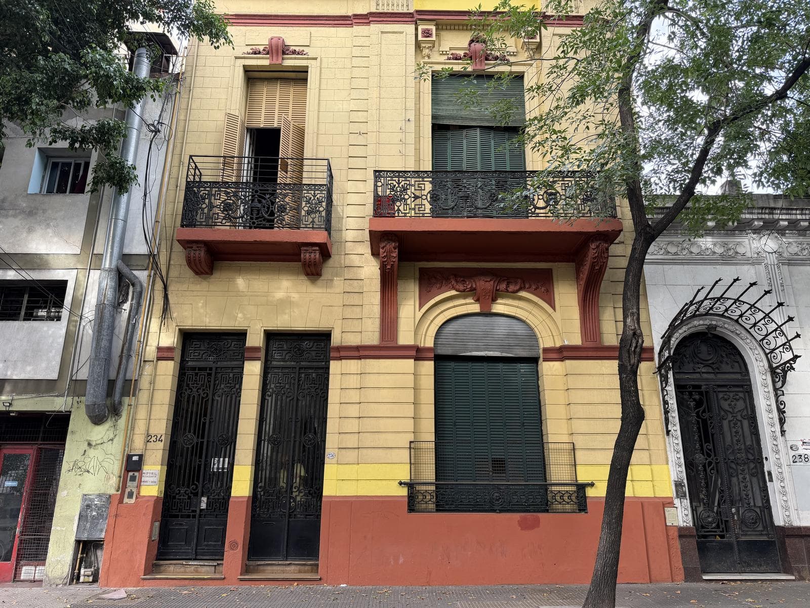 Casona En Venta 9 Ambientes, Balvanera CABA - 1