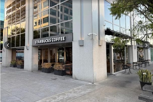 VENTA DE LOCAL COMERCIAL DE 388 M2 EN PUERTO MADERO - 1