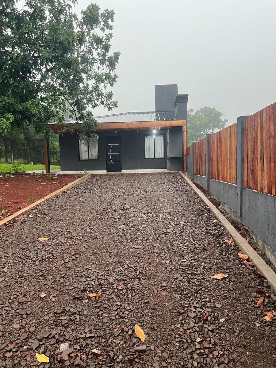 Casa en barrio las quintas - 1