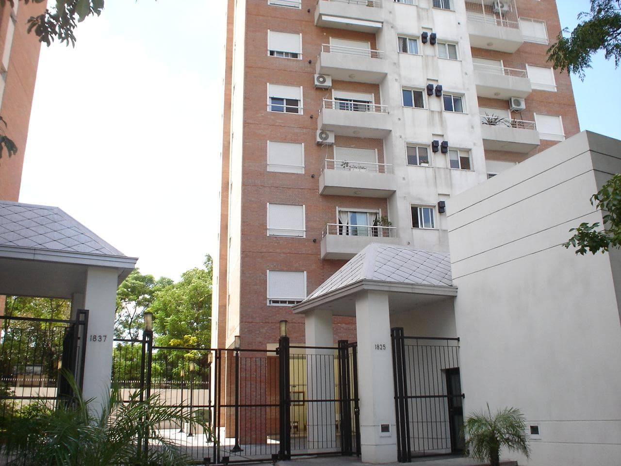 Alquiler - Departamento 2 Amb. en Beccar sobre Av. Centenario con Balcón y Amenities - 1