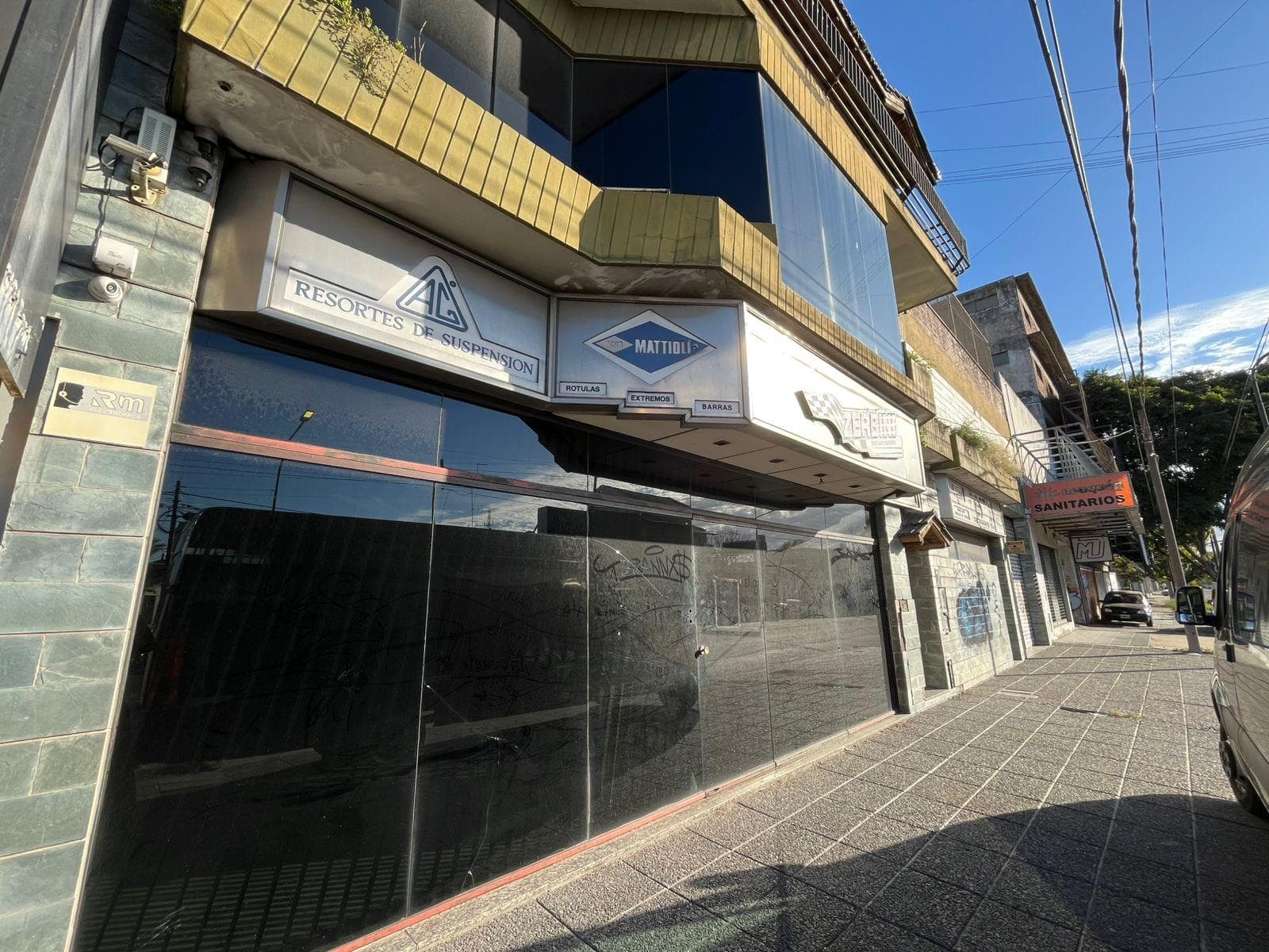 Edificio Comercial en venta en Castelar - 1