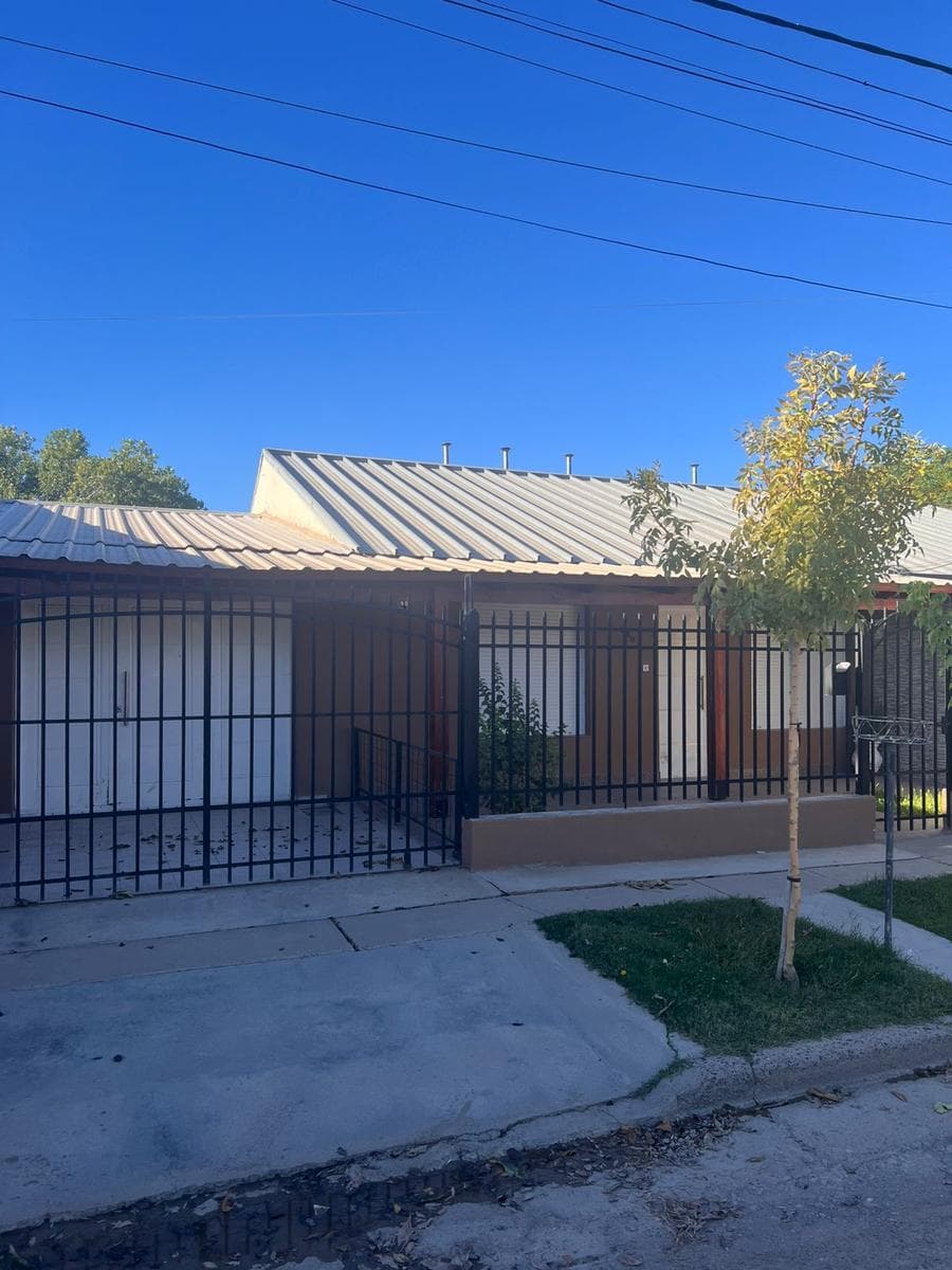 Casa en Villa Regina - 1