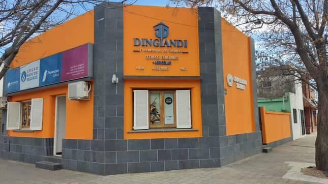 Casa y departamento centrico - 1