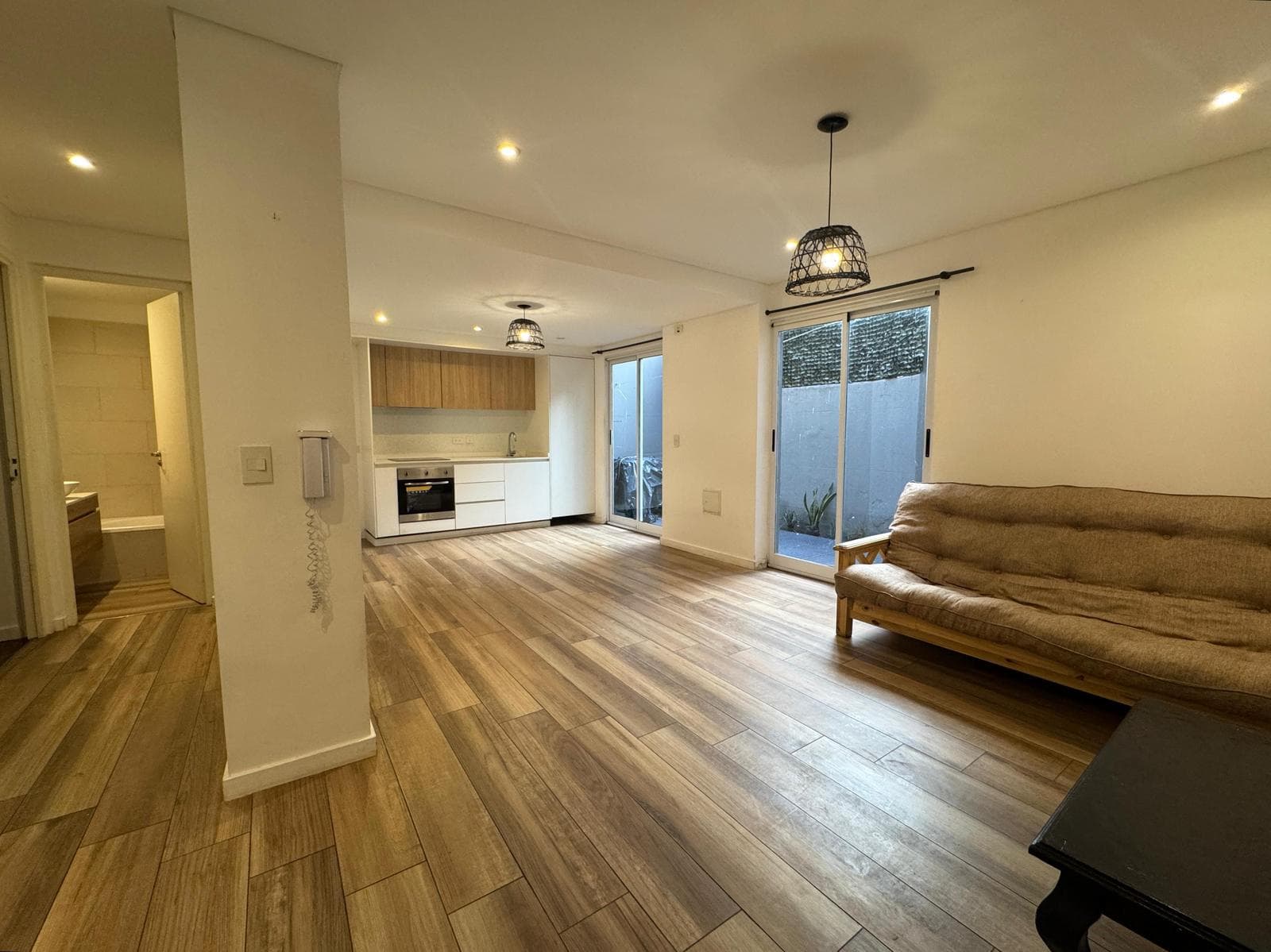 Venta Departamento 3 Ambientes en Plata Baja, al frente, en Parque Chacabuco / Caballito - 1