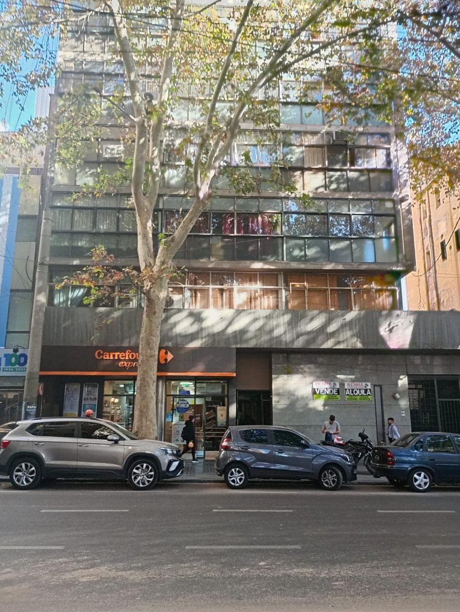 OFICINA EN VENTA en pleno centro de Mendoza Capital - 1