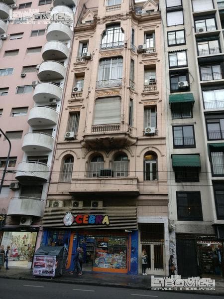 Oficina en venta. 5 oficinas. Recepción. 2 baños. A metros de Subte B. Callao 500. Tribunales - 1