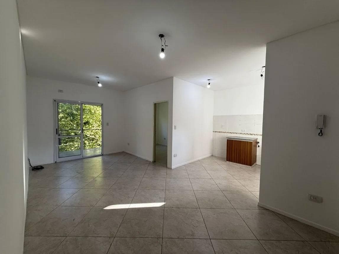 Departamento en venta - 2 Dormitorios 2 Baños - Esteban Echeverría - 1