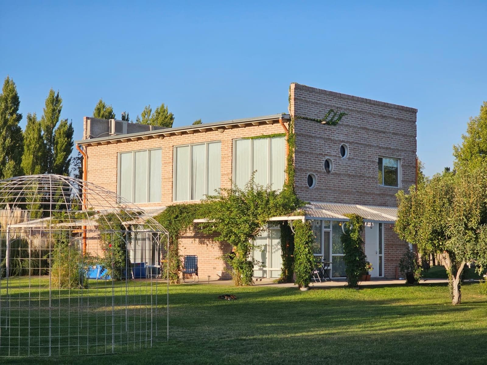 Alquiler Casa Gerencial (amoblada) 2 dorm. - Cipolletti - 1