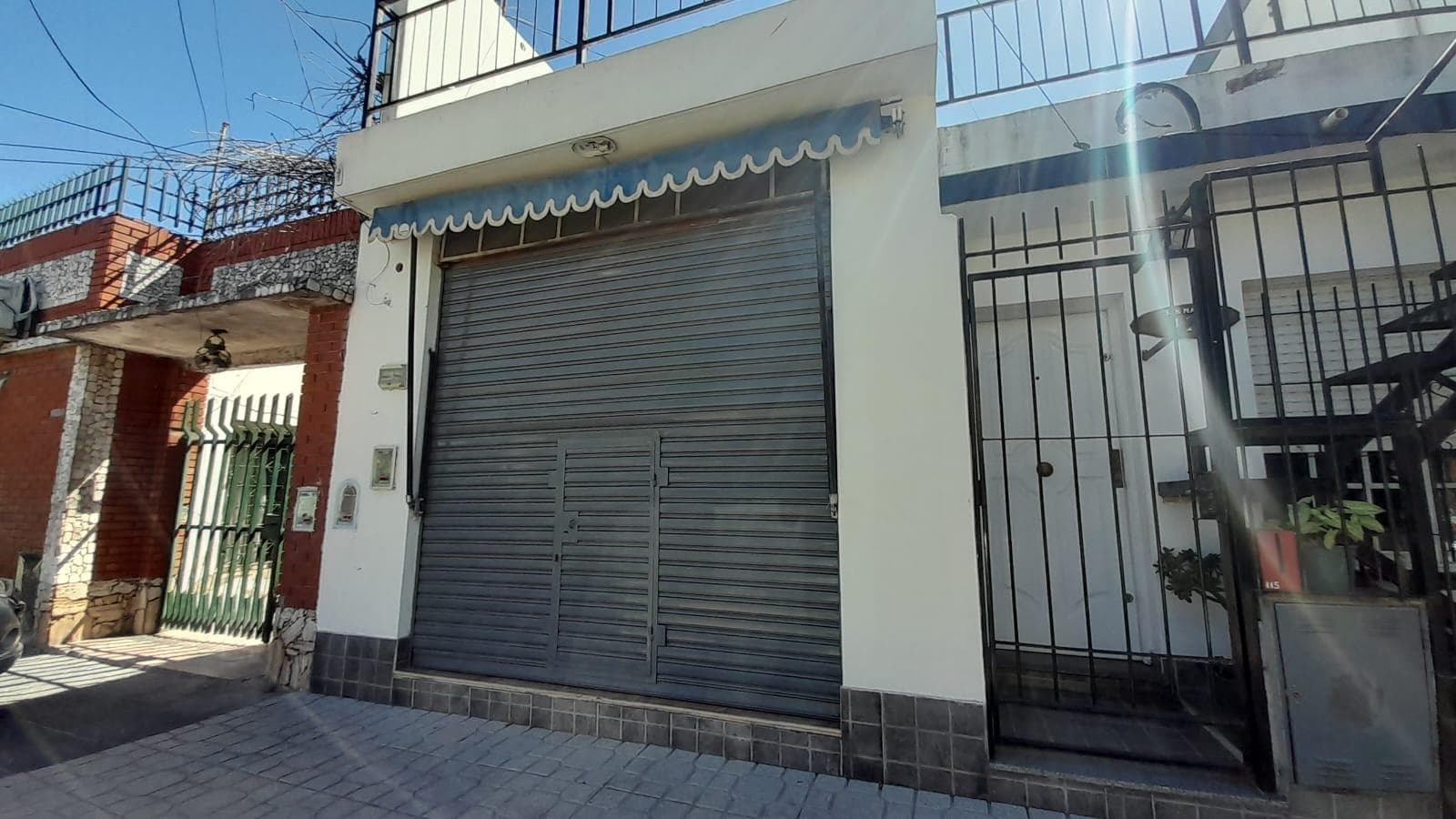 Local en Villa Luzuriaga - 1