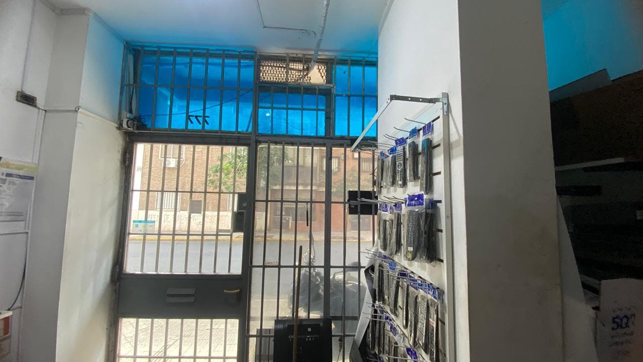 ALQUILER Local Comercial con vidriera Martin - 1