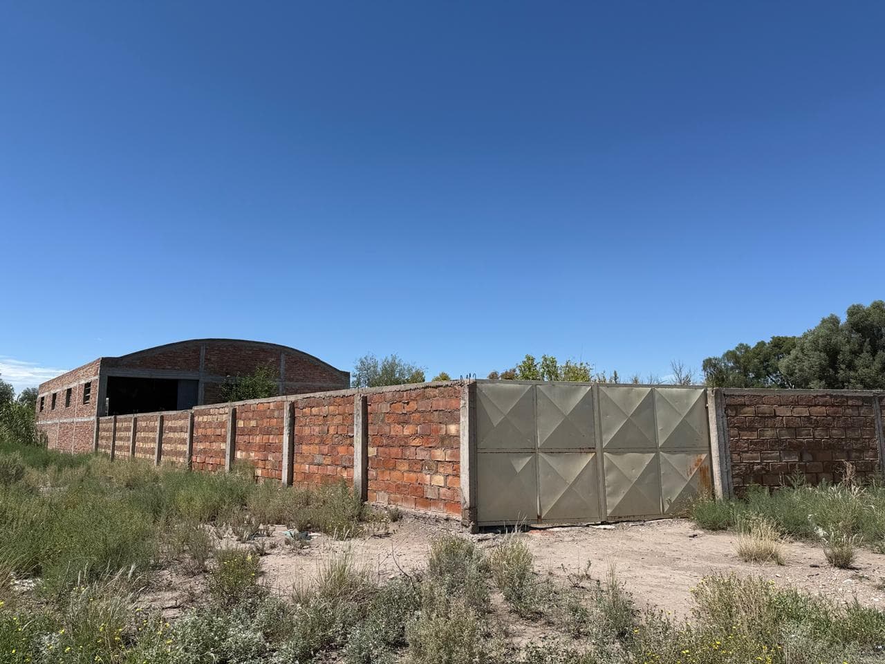 Galpón sobre Avenida Balloffet - 1