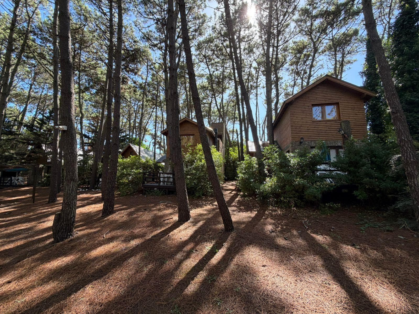 COMPLEJO DE 7 CABAÑAS A 3 CUADRAS DE LA PLAYA EN EL BOSQUE DE MAR AZUL - 1