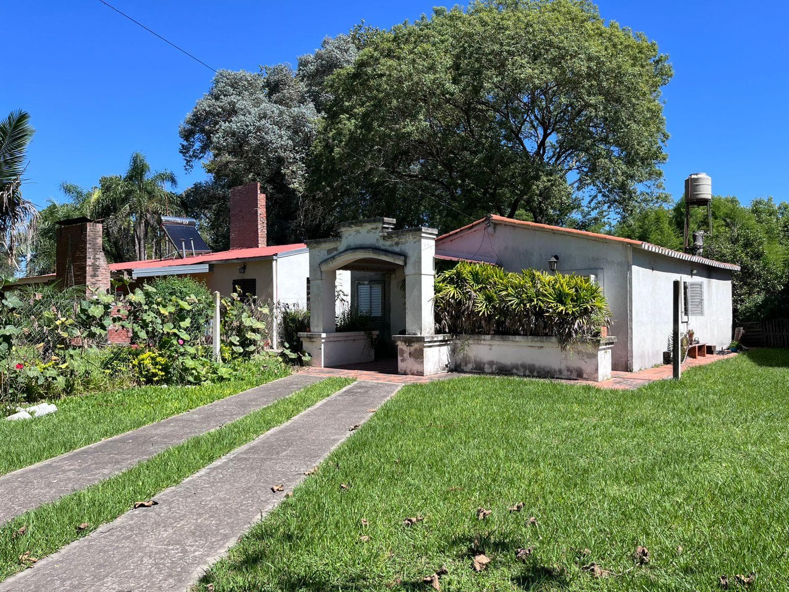 Casa en Sauce Viejo de 2 dormitorios en oportunidad a metros de la Ruta 11 - 1