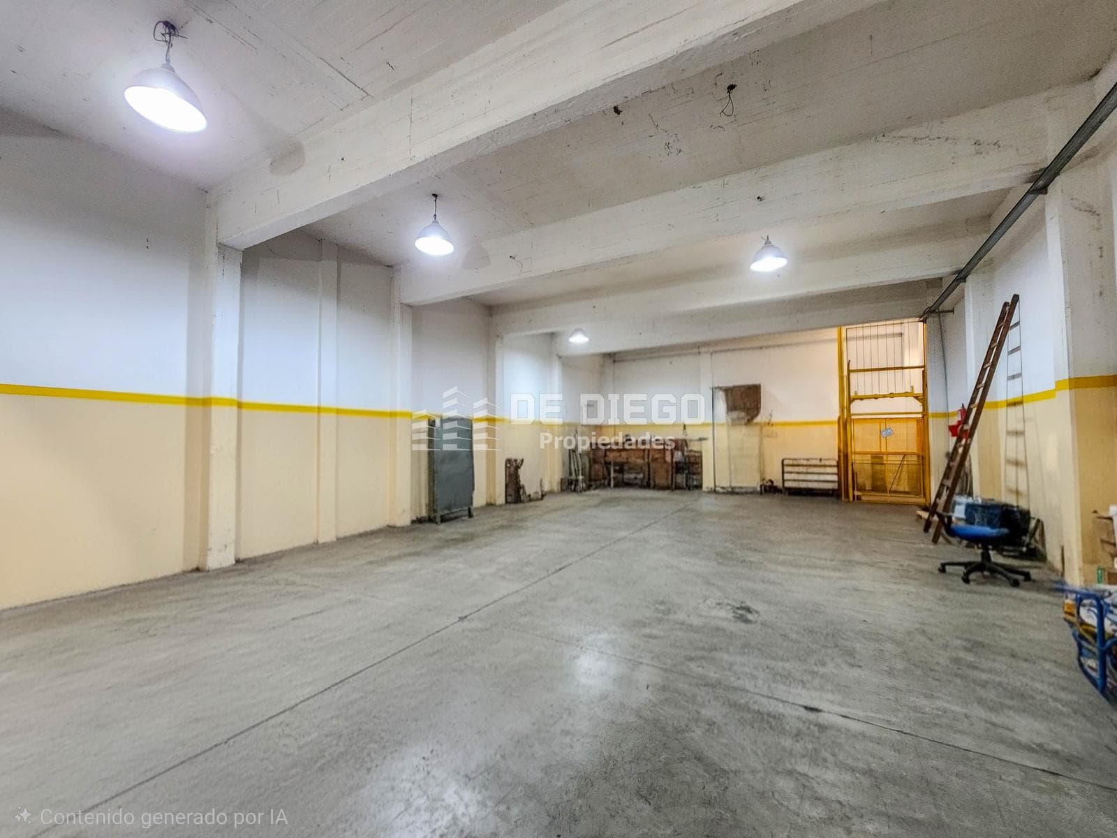 Venta deposito de 624 m2 en 2 plantas, entrepiso de oficinas, Munro Vicente Lopez - 1