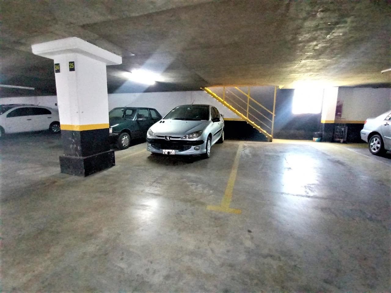 Alquiler cochera con posibilidad de Baulera - 1