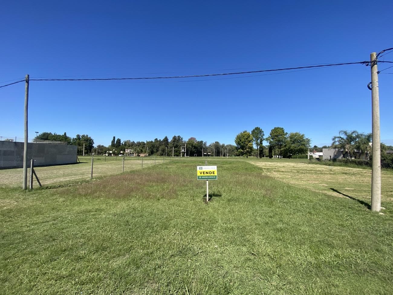 Terreno en venta de 740m2 en barrio San Andrés, Roldán - 1