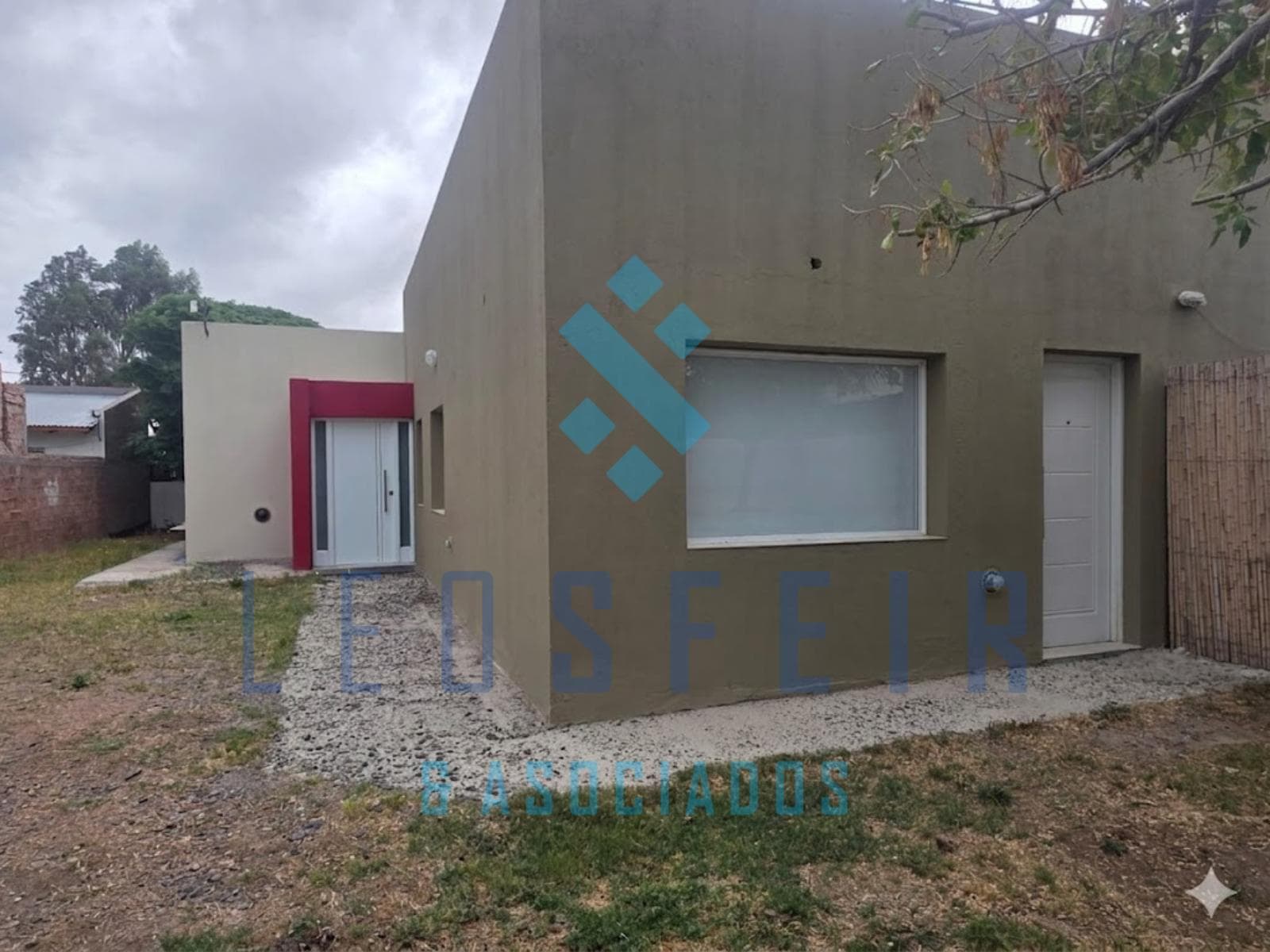 En Venta | Casa de 3 Dormitorios | Barrio Llequen | Villa El Chocon - 1