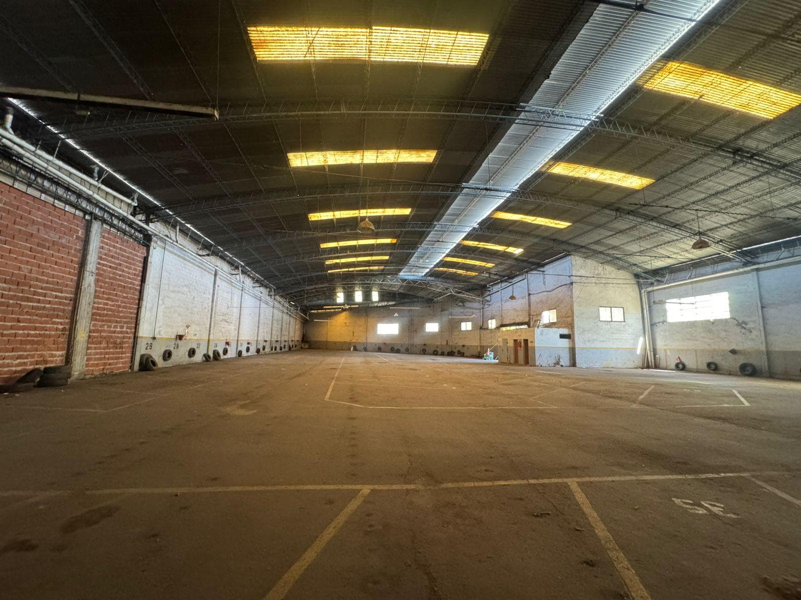 Alquiler de Galpón de 1.600m2 en Villa Celina, La Matanza - 1