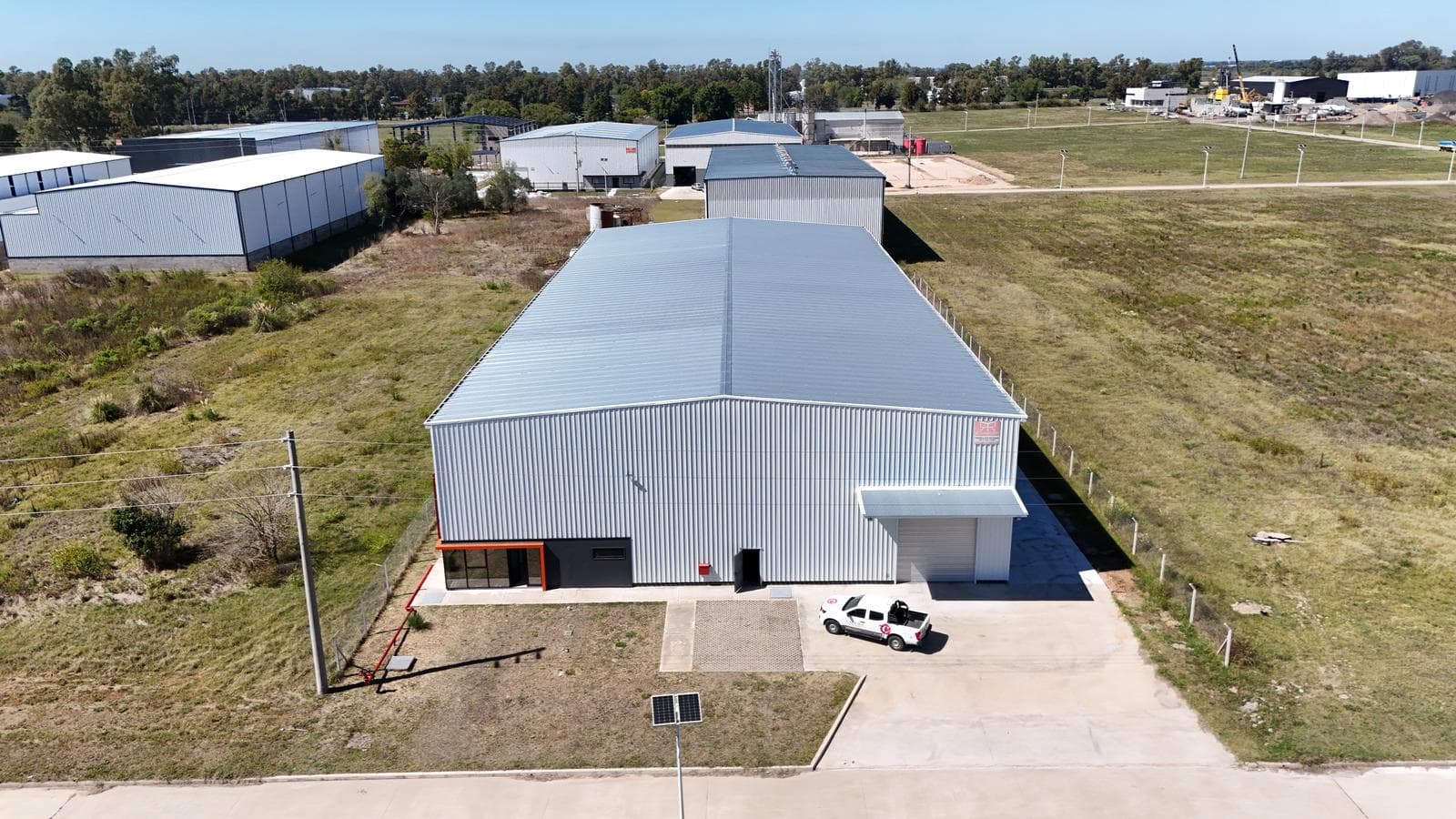 Nave Industrial 2.000 m2 en Alquiler a Estrenar - Parque Industrial Ruta 6 - 1