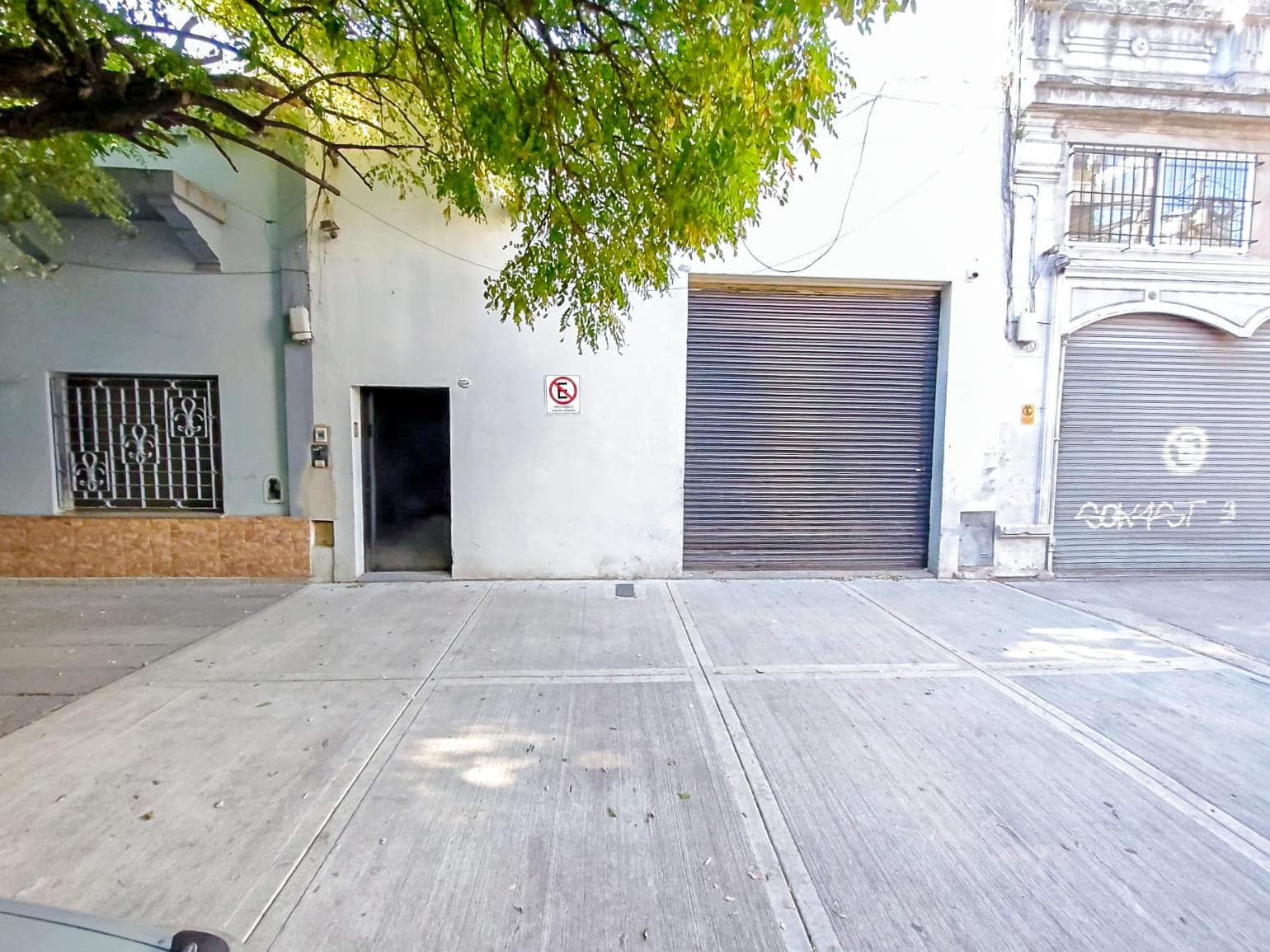 Alquiler Galpon en Paternal con entrada para camion - 1