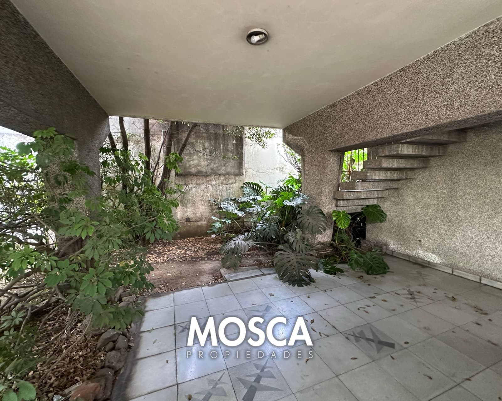 En venta Moreno centro ideal inversor local salón - 1