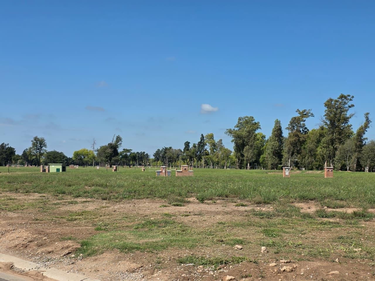 Lote de 1210m² en venta en La Estela, Pilar - 1