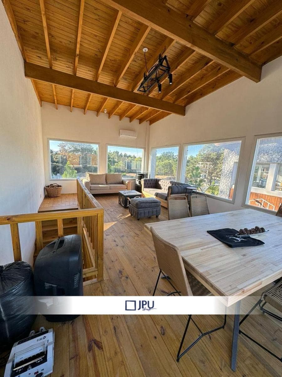 Local en venta Costa Esmeralda - 1