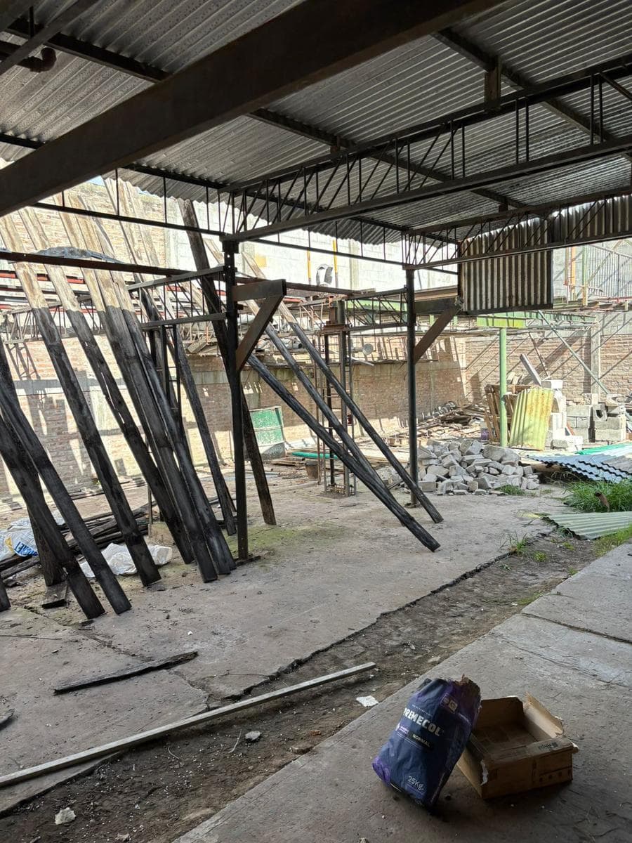 GALON CON ENTRADA PARA AUTO - 1