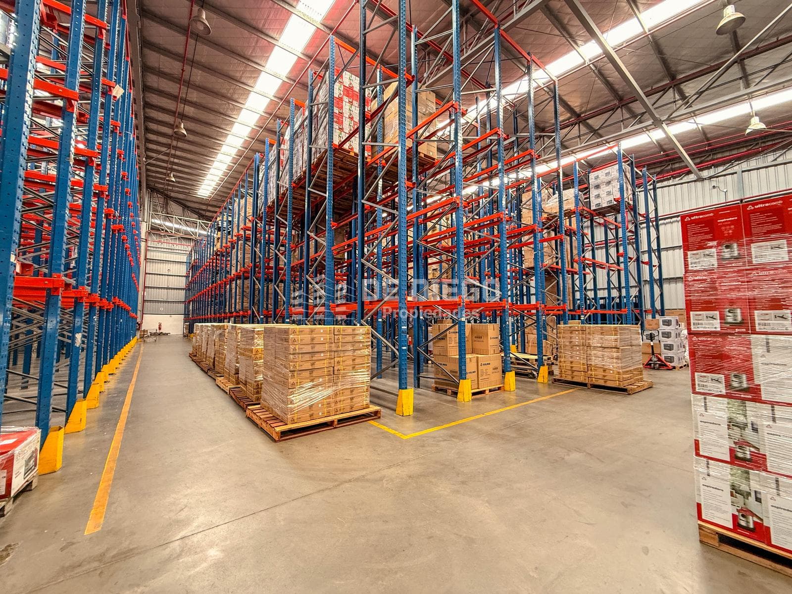 Deposito en alquiler 1340 m2 dentro de predio con seguridad, El Talar, Pacheco Tigre - 1