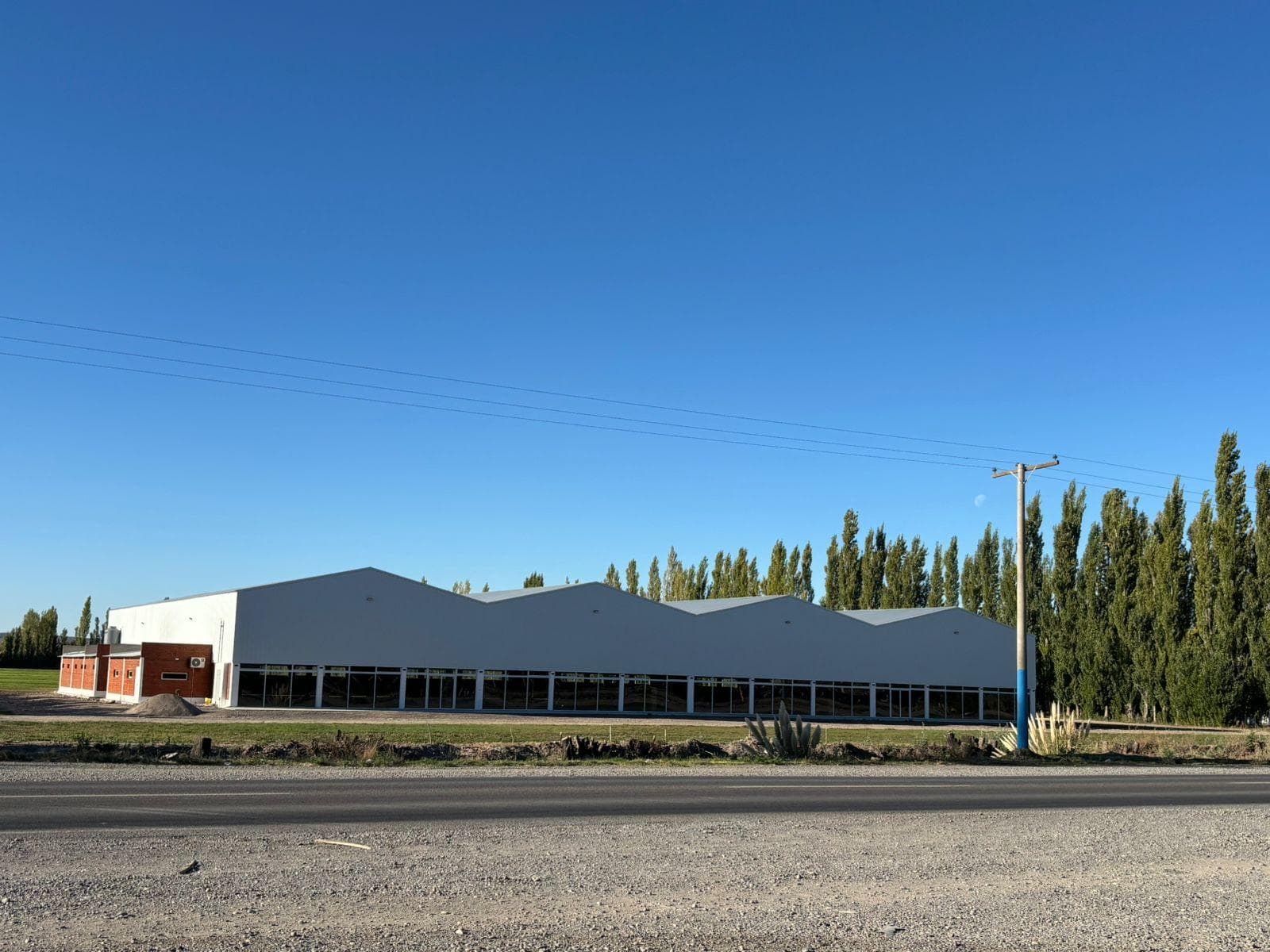 Galpón de 2400 m2 a Estrenar en Alquiler - Ruta Nacional 22 y Álvaro Barros - 1