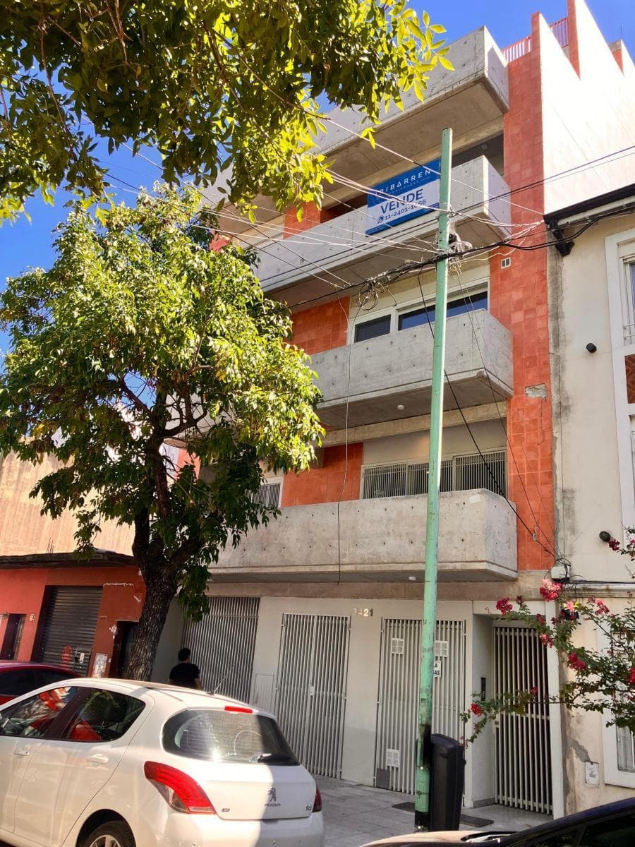 Departamento en venta - 2 Dormitorios 2 Baños - Coghlan - 1