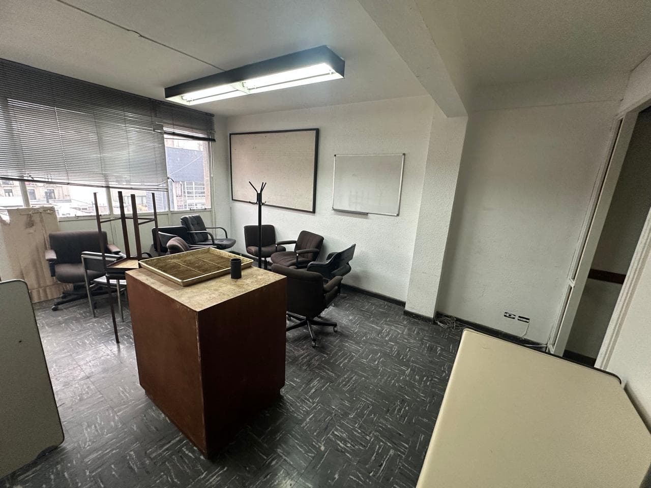 Excelente Oficina a mts de av. 9 de Julio y del subte - 1
