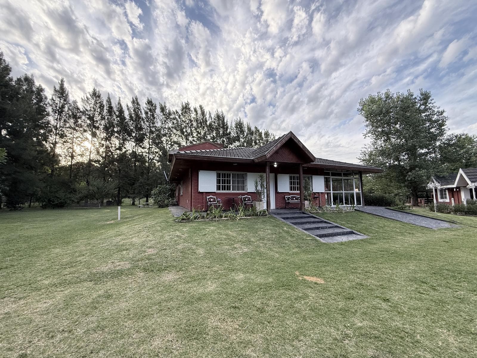 Casa Quinta sobre lote de 3370 m2 con frente sobre la ruta 3 a la venta en Cañuelas - 1