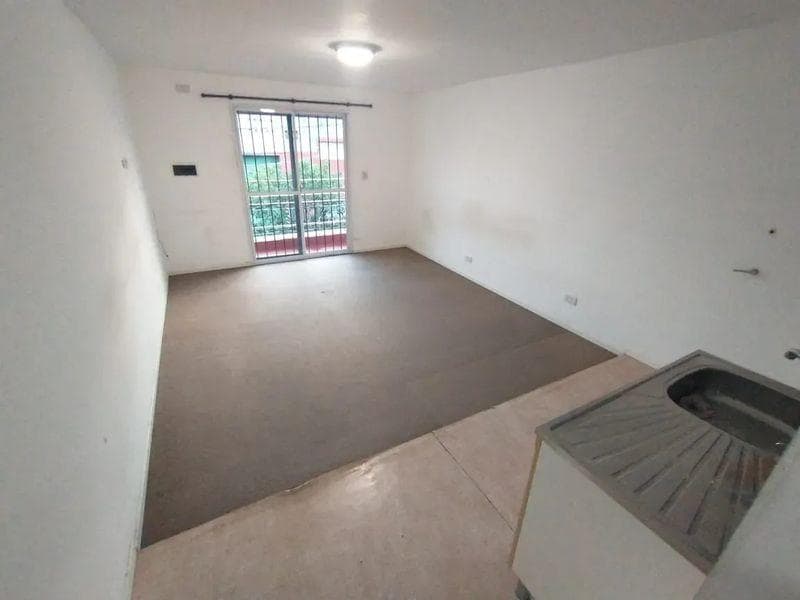 VENTA CASA 5 AMBIENTES SAN JUSTO - 1