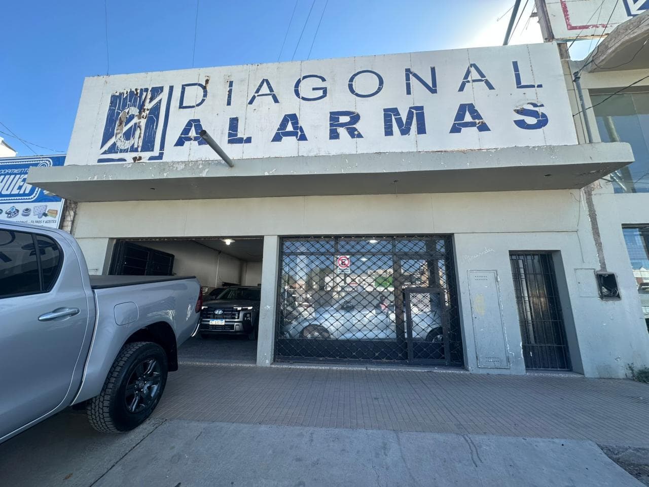 Local Frente a Ruta en Capital - 1