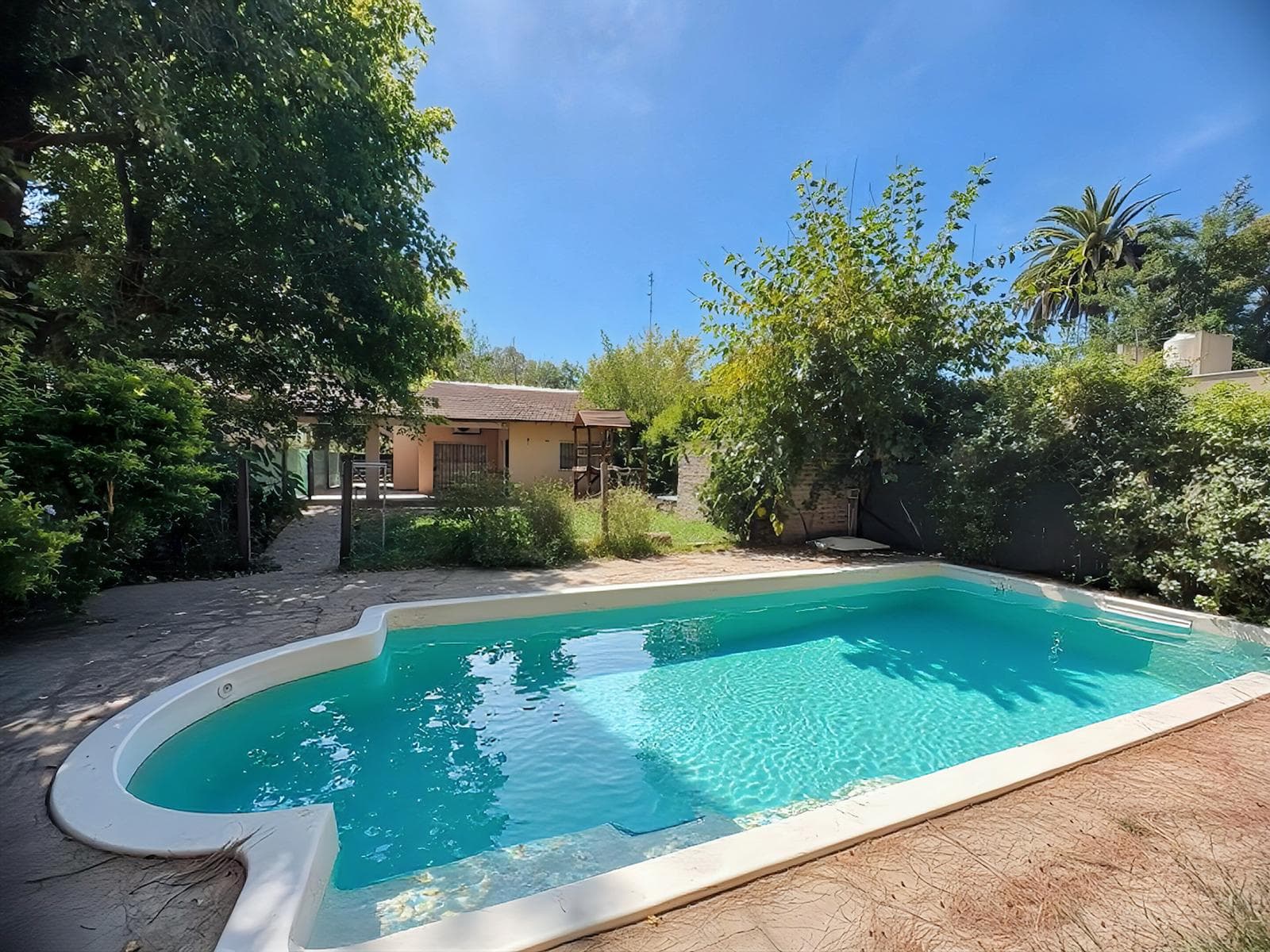 Venta casa 2 habitaciones pileta Loma Verde Escobar - 1